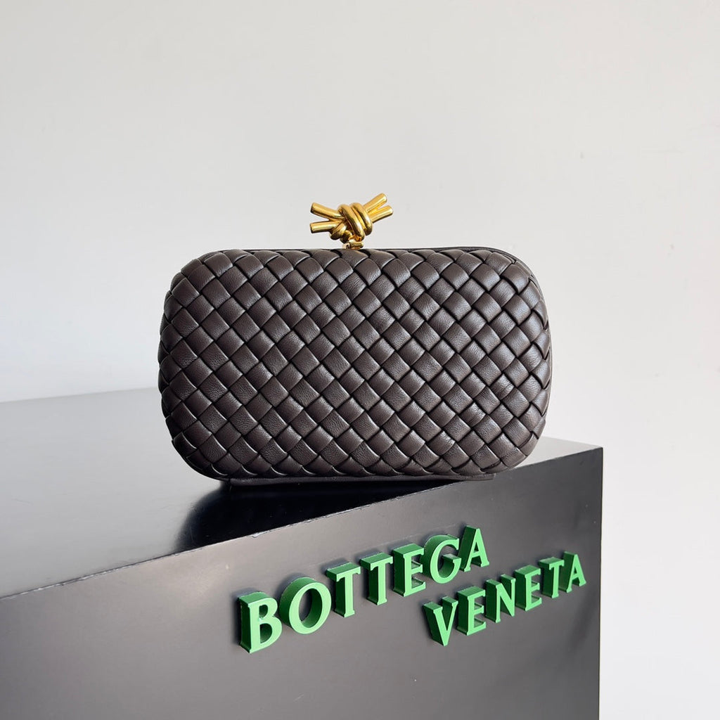 Bottega Veneta Knot Brown Calfskin 717622