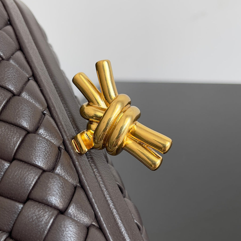 Bottega Veneta Knot Brown Calfskin 717622