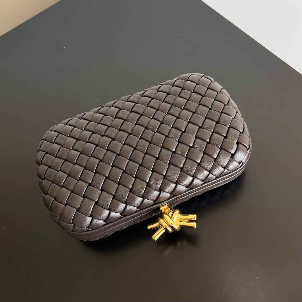 Bottega Veneta Knot Brown Calfskin 717622