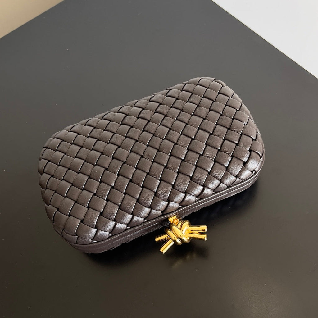 Bottega Veneta Knot Brown Calfskin 717622