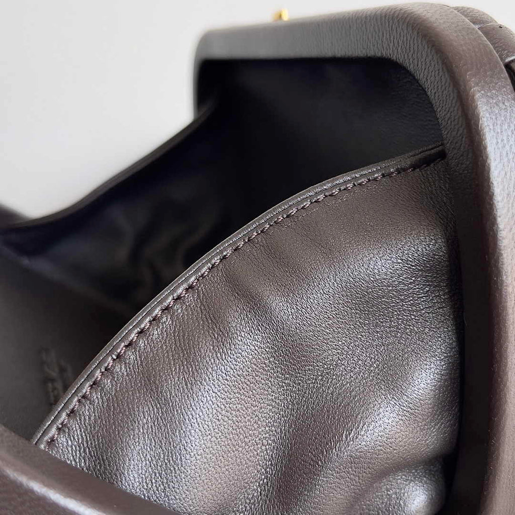 Bottega Veneta Knot Brown Calfskin 717622