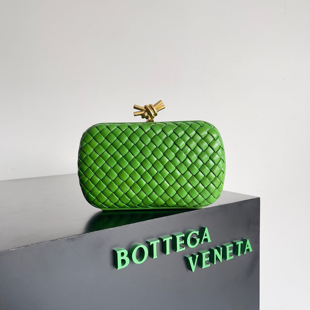 Bottega Veneta Knot Green Calfskin 717622