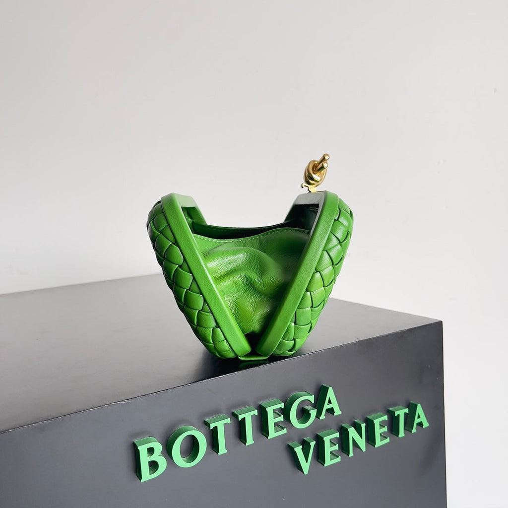 Bottega Veneta Knot Green Calfskin 717622