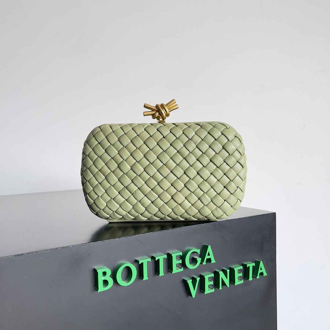 Bottega Veneta Knot Light Green Calfskin 717622