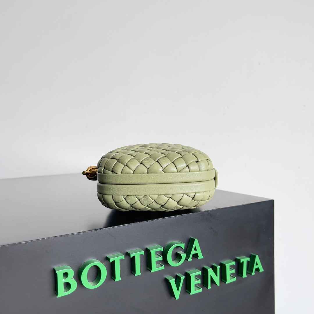 Bottega Veneta Knot Light Green Calfskin 717622