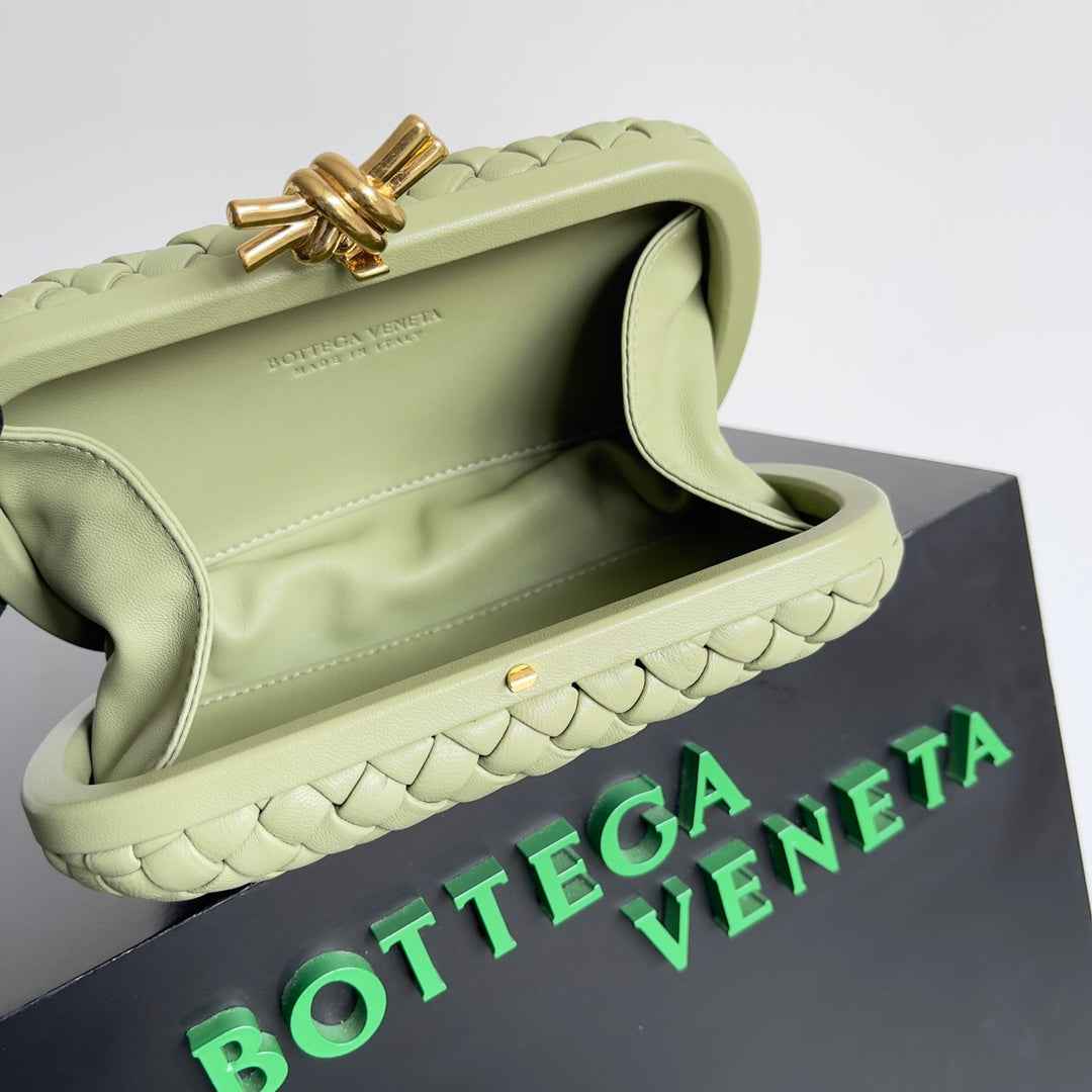 Bottega Veneta Knot Light Green Calfskin 717622