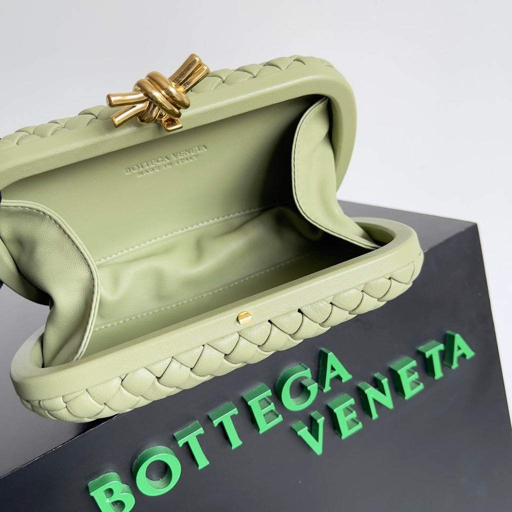 Bottega Veneta Knot Light Green Calfskin 717622