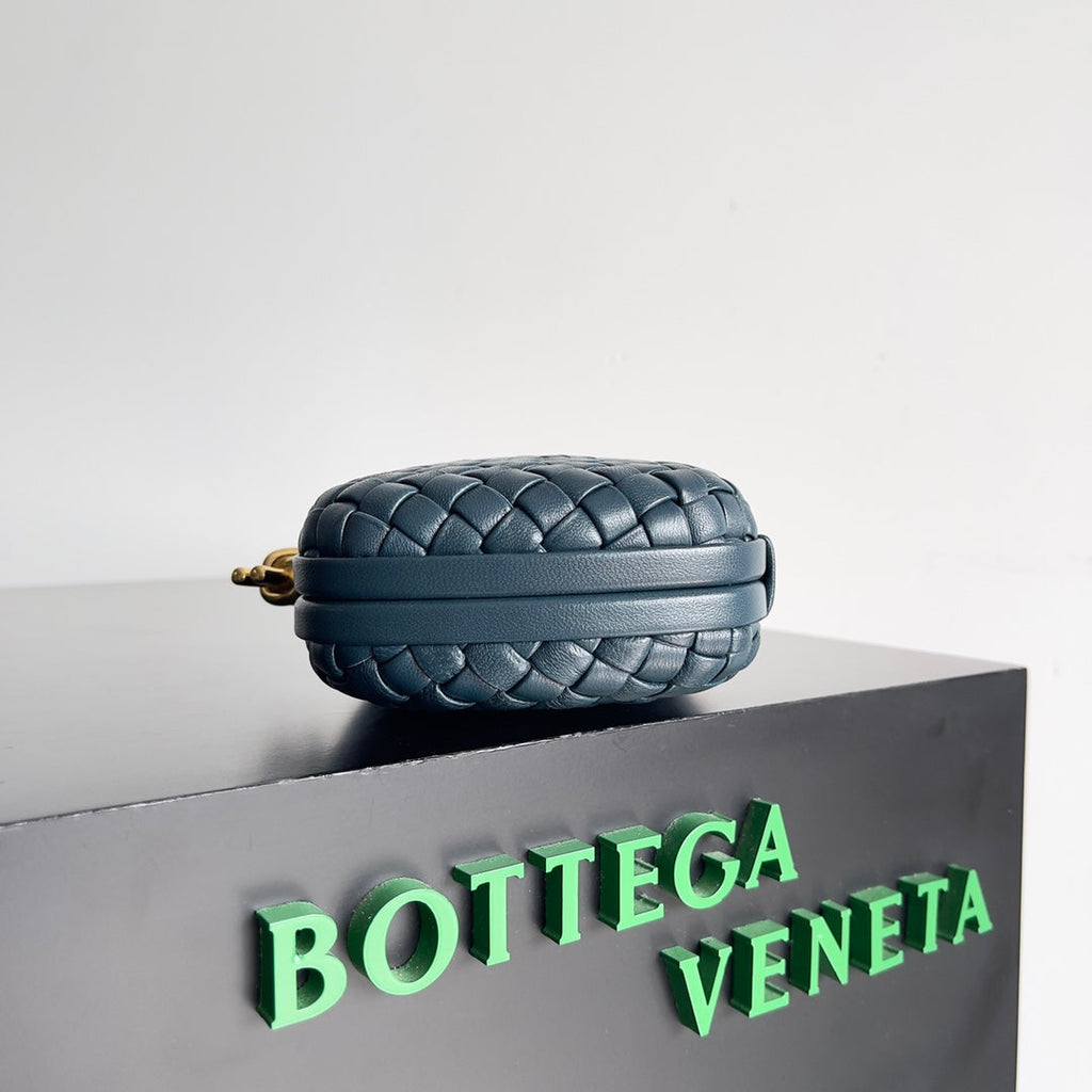 Bottega Veneta Knot Blue Calfskin 717622