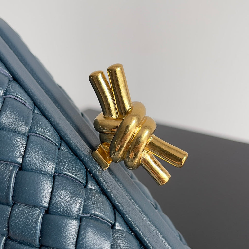 Bottega Veneta Knot Blue Calfskin 717622