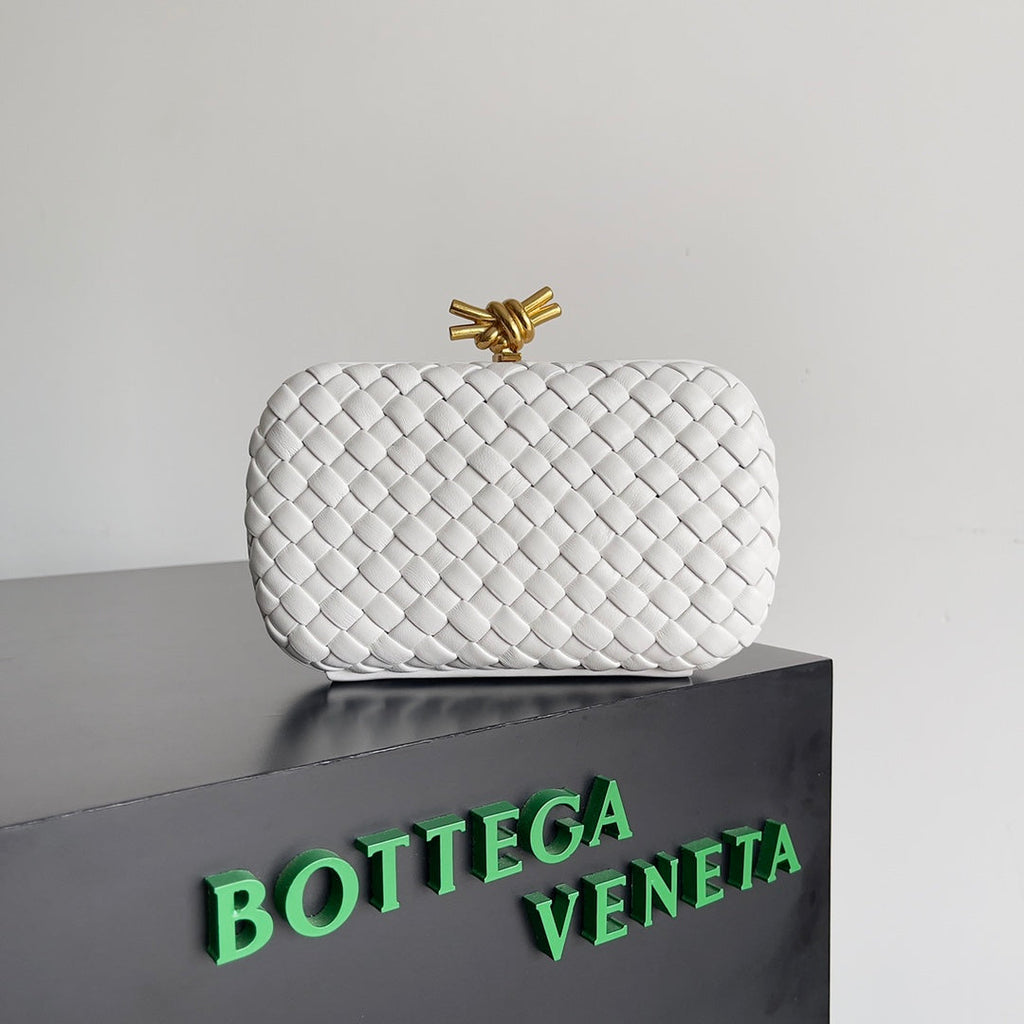 Bottega Veneta Knot White Calfskin 717622