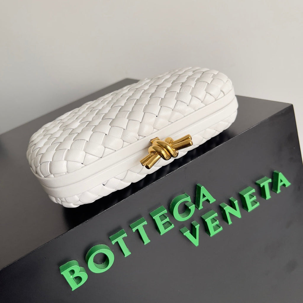 Bottega Veneta Knot White Calfskin 717622
