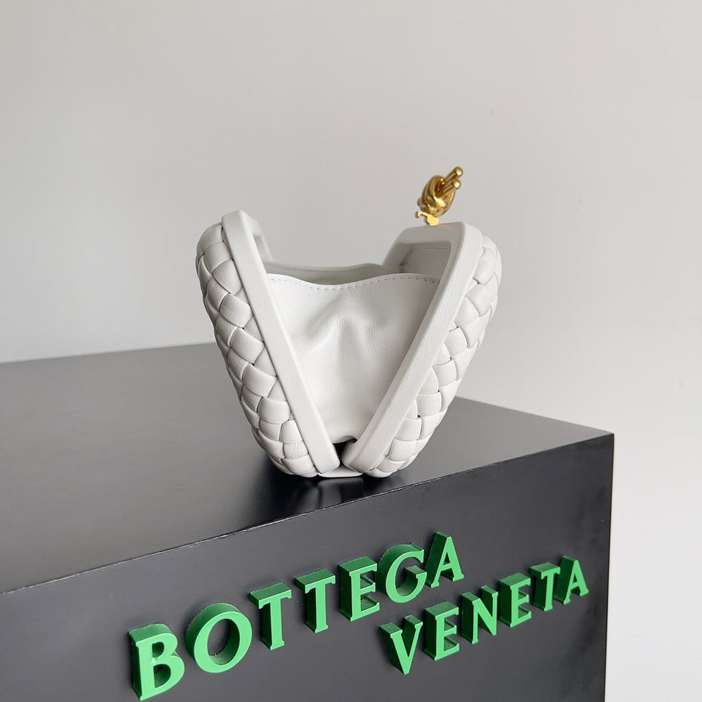 Bottega Veneta Knot White Calfskin 717622