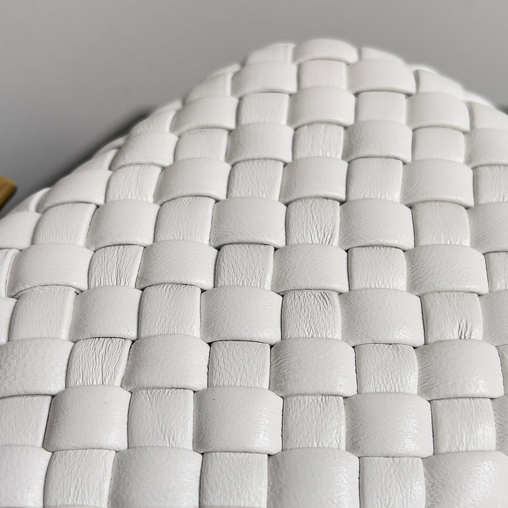 Bottega Veneta Knot White Calfskin 717622