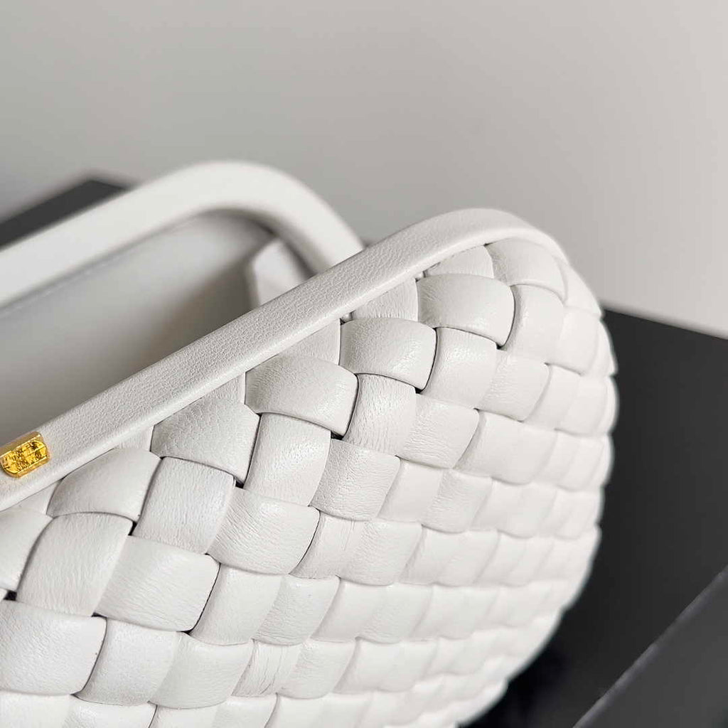 Bottega Veneta Knot White Calfskin 717622