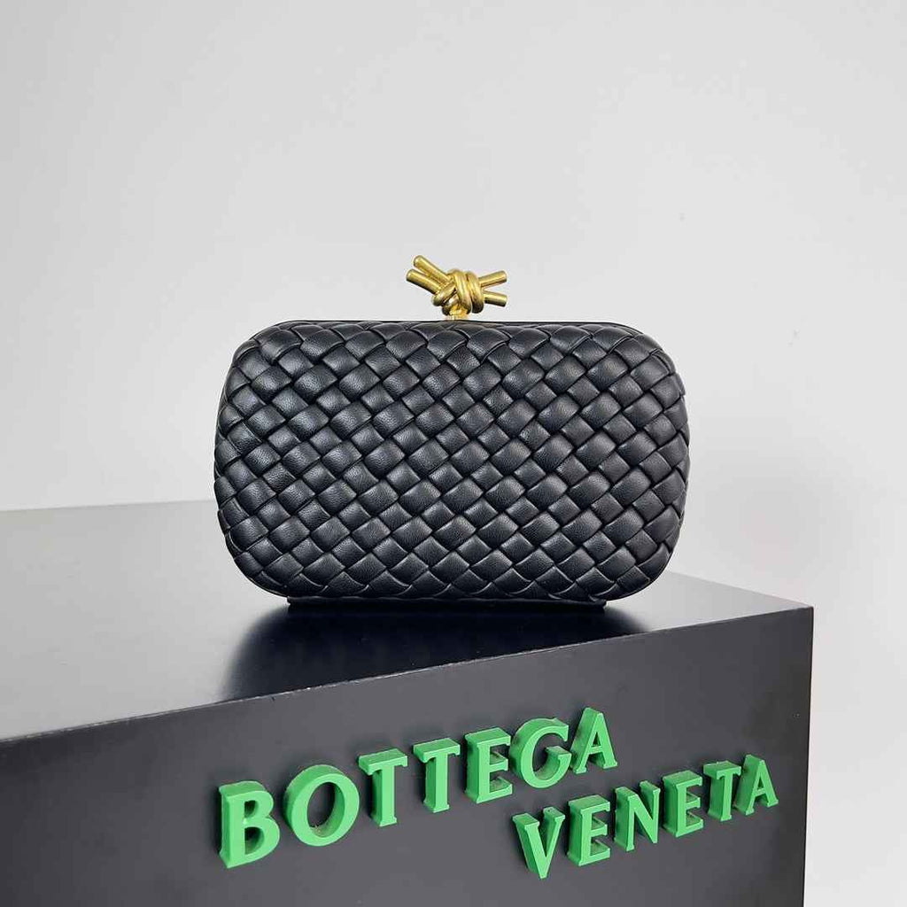 Bottega Veneta Knot Black Calfskin 717622