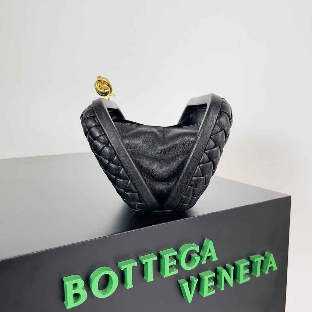 Bottega Veneta Knot Black Calfskin 717622