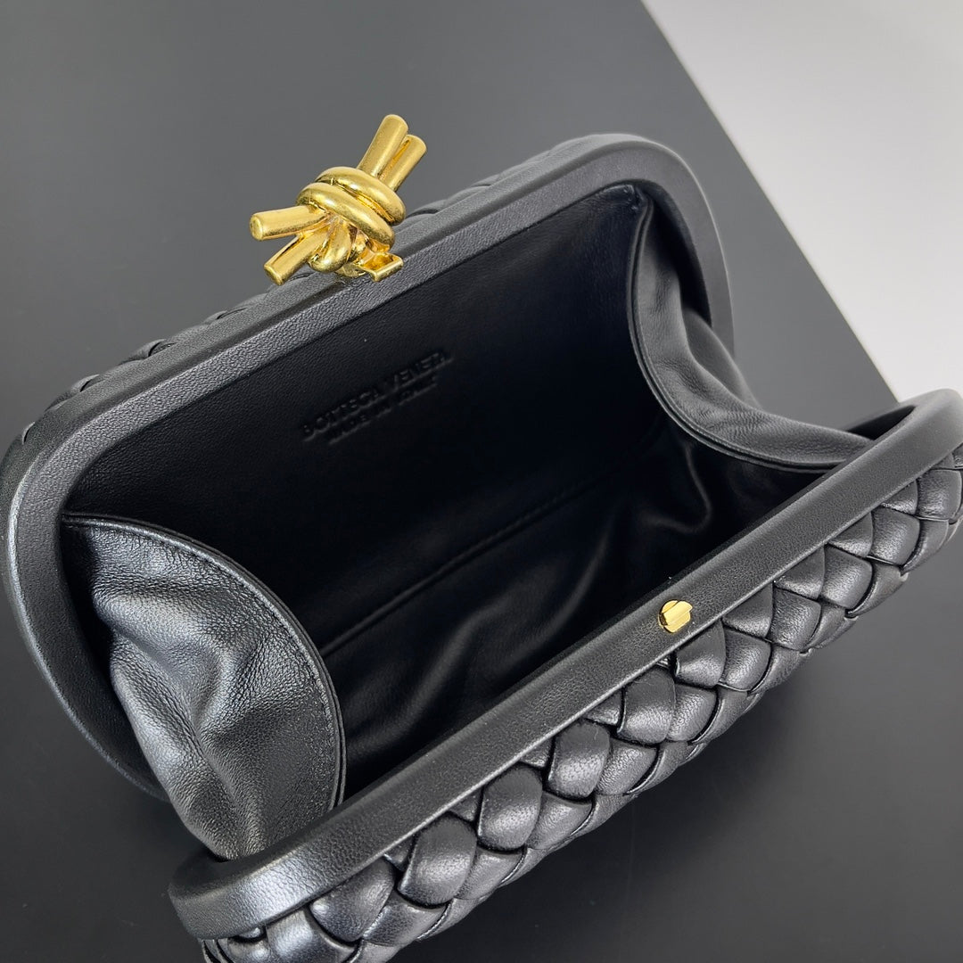 Bottega Veneta Knot Black Calfskin 717622