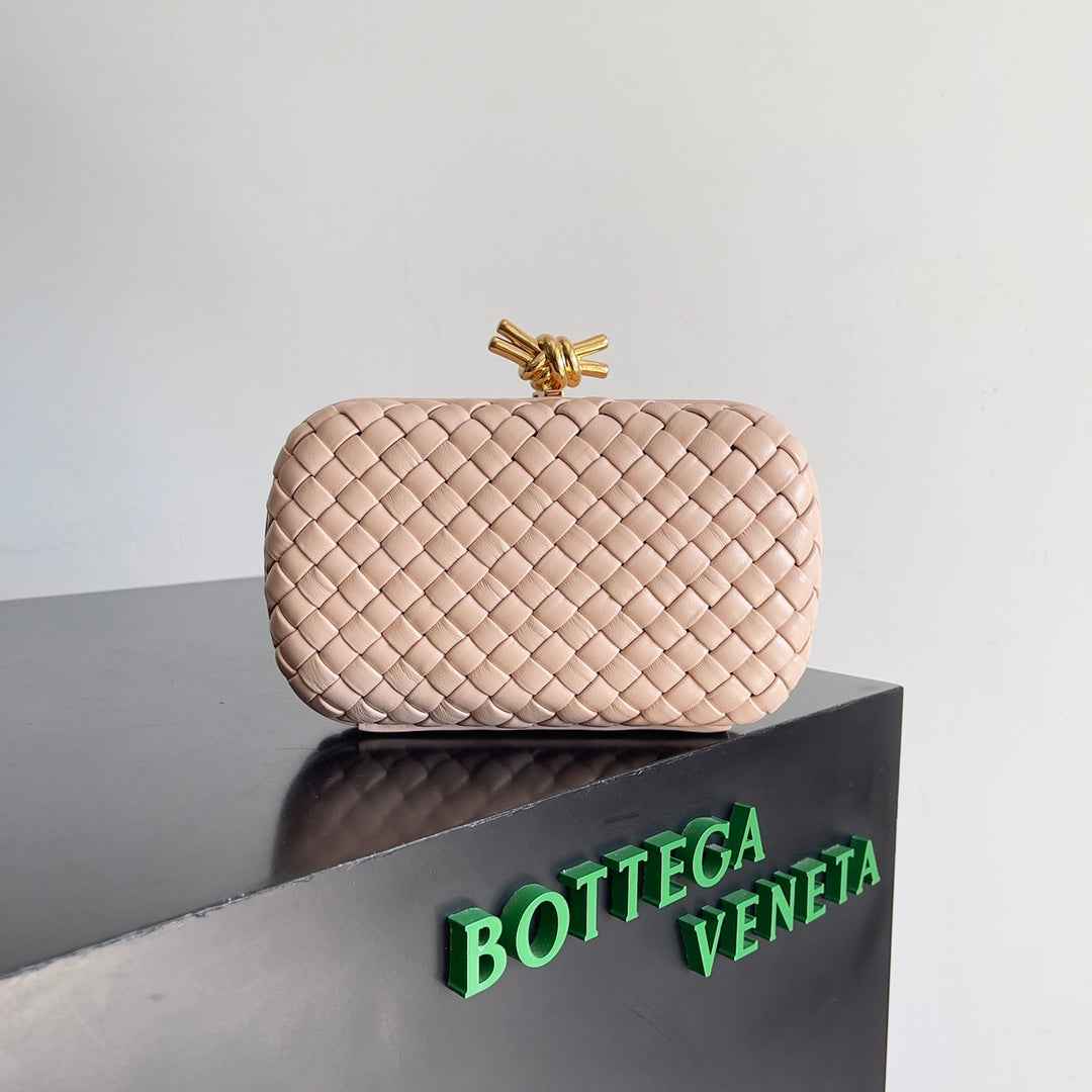 Bottega Veneta Knot Light Pink Calfskin 717622
