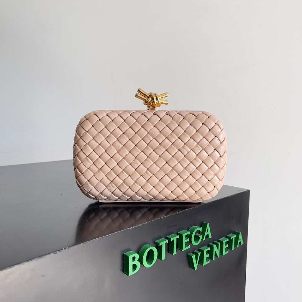 Bottega Veneta Knot Light Pink Calfskin 717622