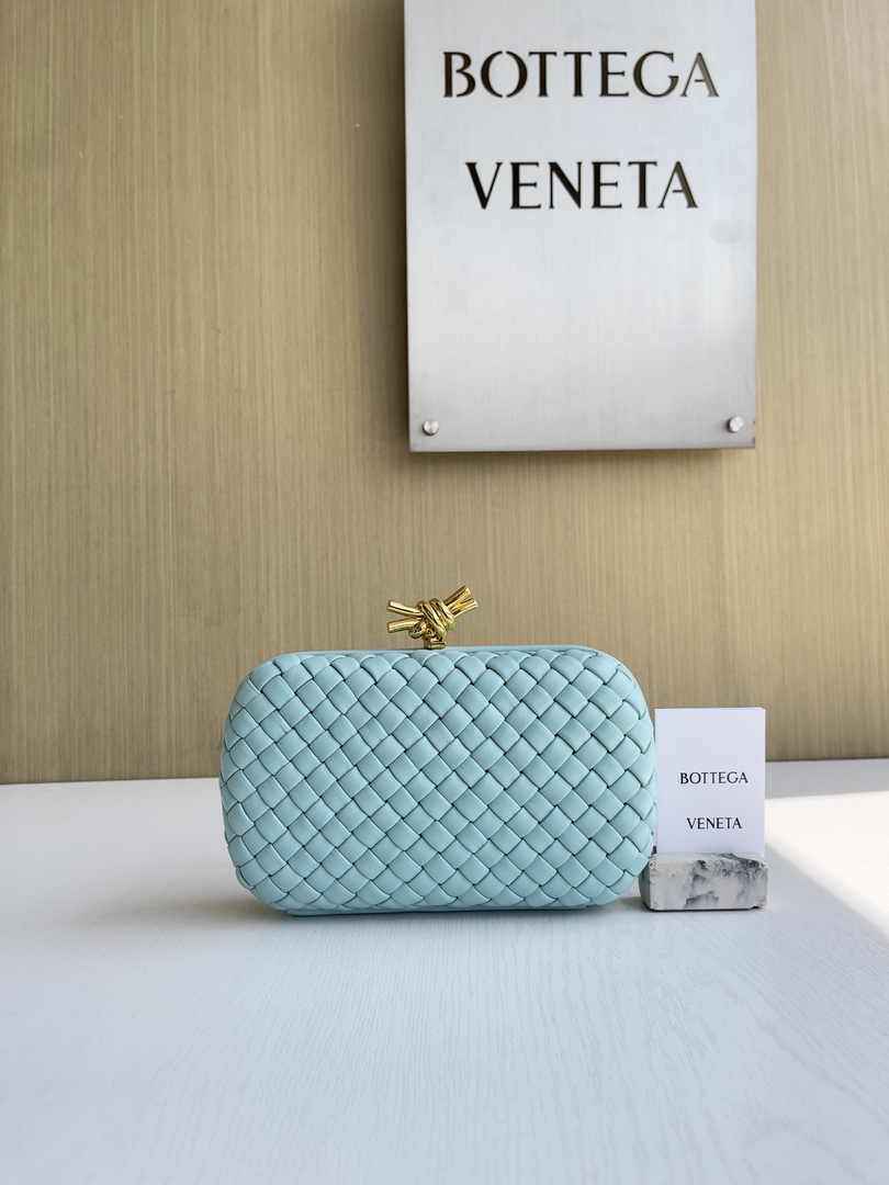 Bottega Veneta Knot Light Blue Calfskin 717622