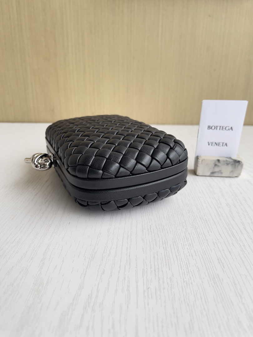 Bottega Veneta Knot Black Silver Calfskin 717622