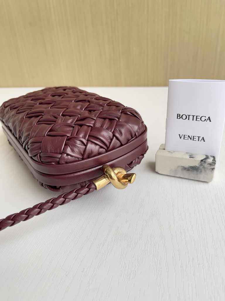Bottega Veneta Knot With Chain 717623 Wine Red Calfskin