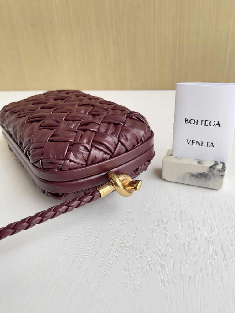 Bottega Veneta Knot With Chain 717623 Wine Red Calfskin