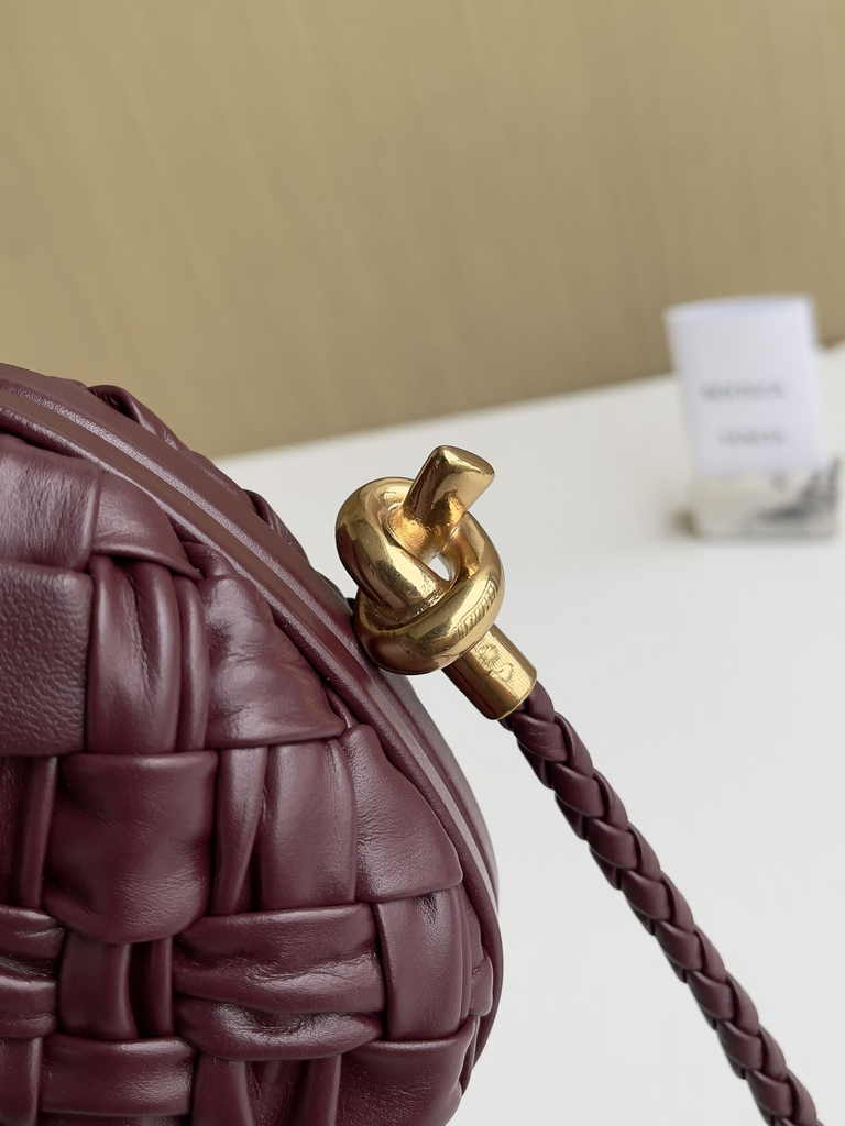 Bottega Veneta Knot With Chain 717623 Wine Red Calfskin
