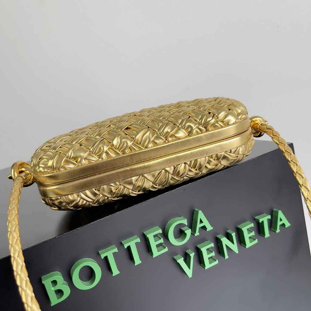Bottega Veneta Knot With Chain 717623 Gold Calfskin