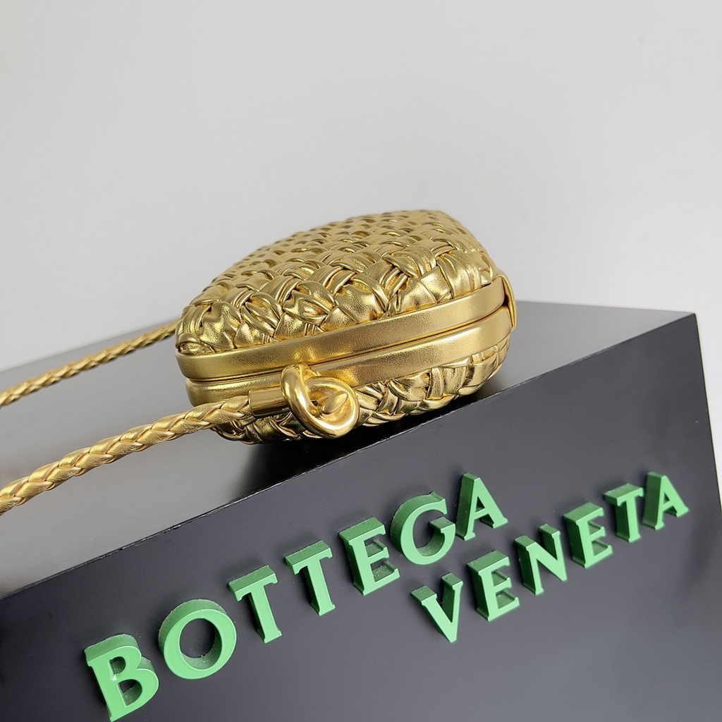 Bottega Veneta Knot With Chain 717623 Gold Calfskin