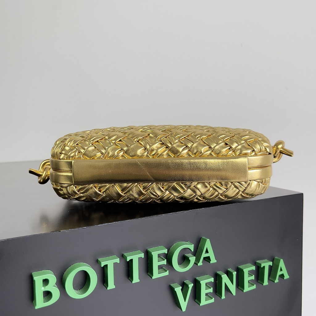 Bottega Veneta Knot With Chain 717623 Gold Calfskin