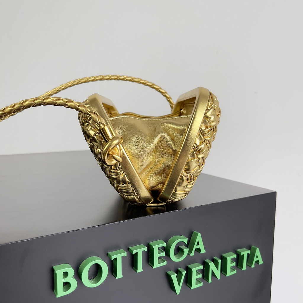 Bottega Veneta Knot With Chain 717623 Gold Calfskin