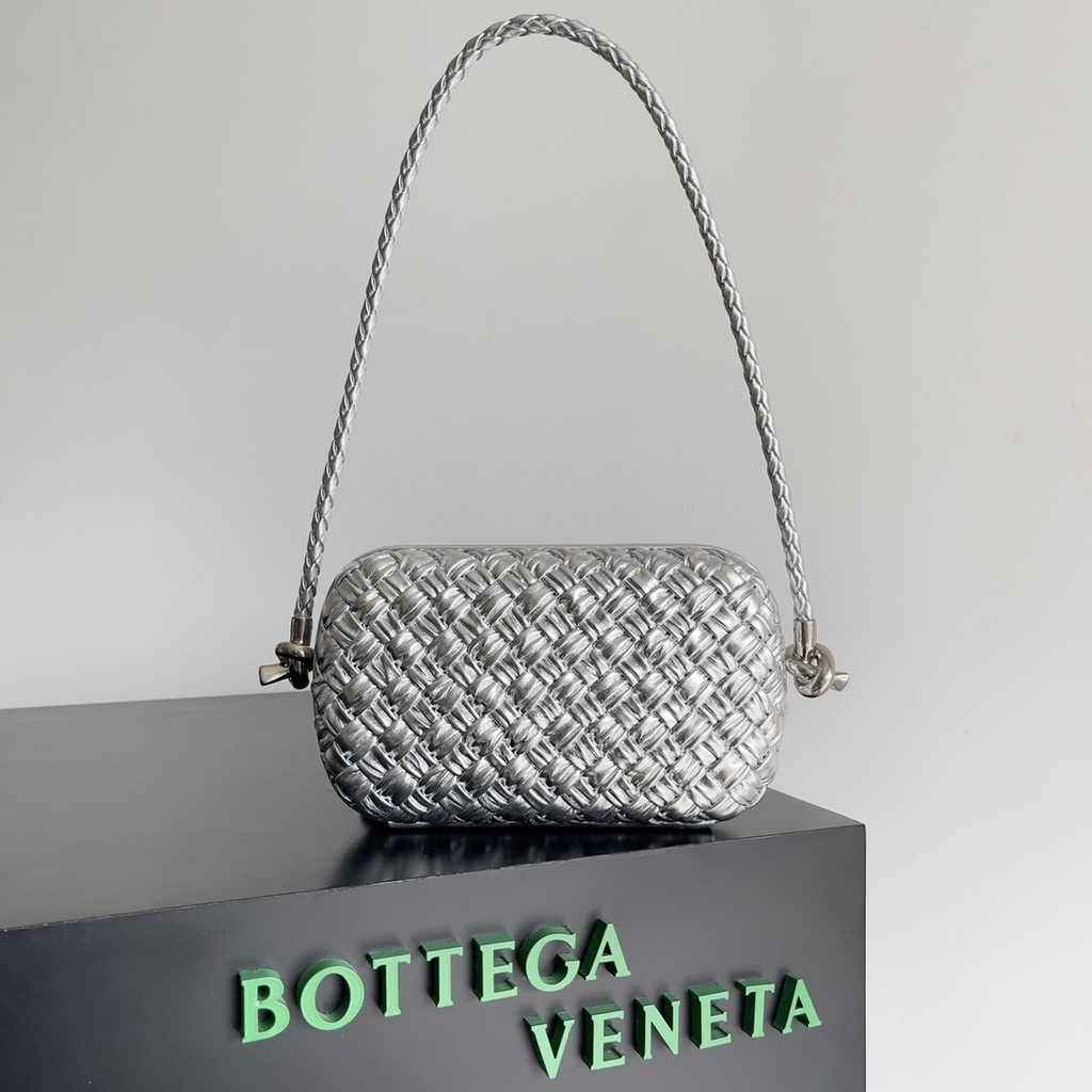 Bottega Veneta Knot With Chain 717623 Silver Calfskin