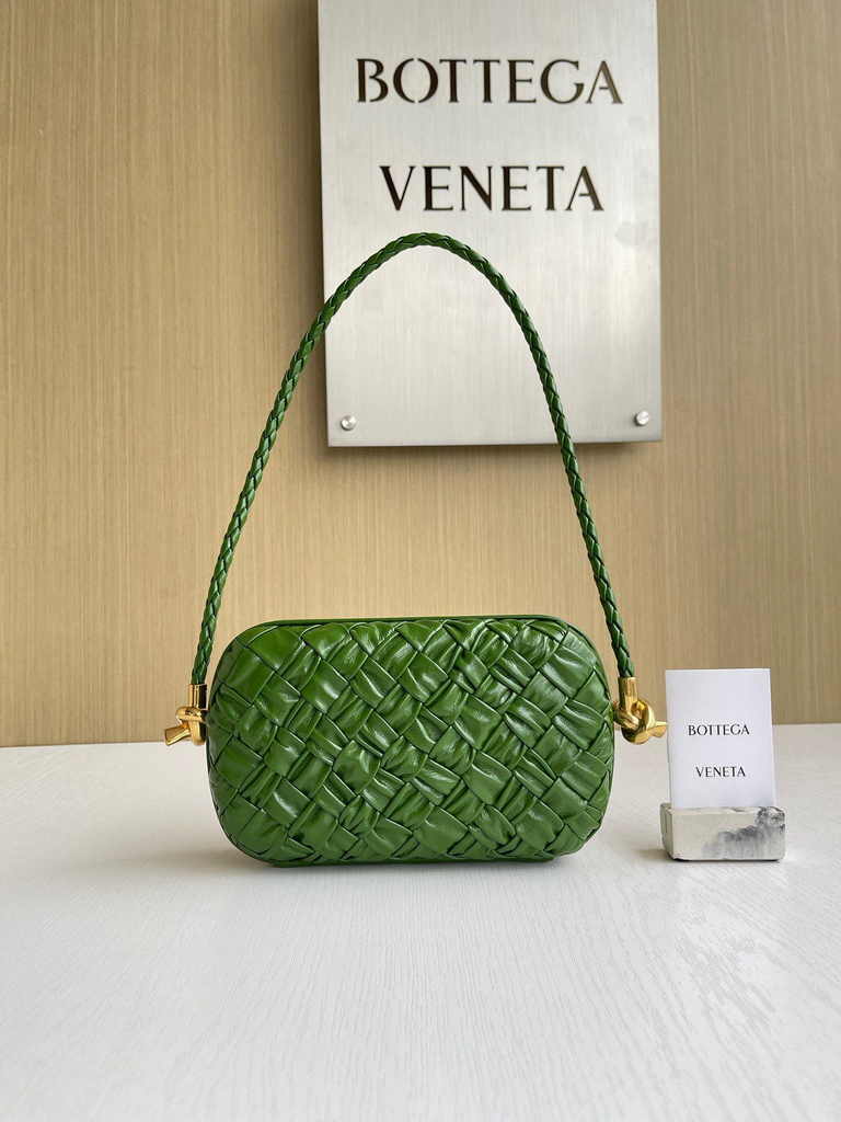Bottega Veneta Knot With Chain 717623 Dark Green Calfskin