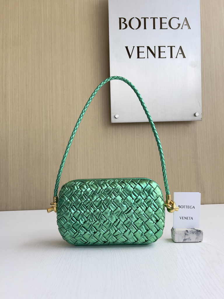 Bottega Veneta Knot With Chain 717623 Calfskin Green