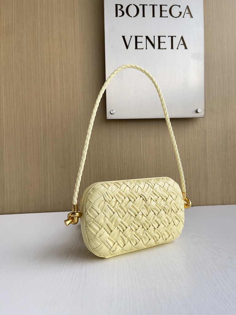 Bottega Veneta Knot With Chain 717623 Yellow Calfskin