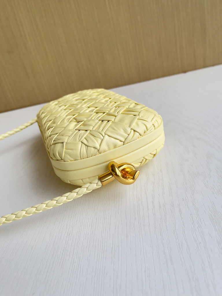 Bottega Veneta Knot With Chain 717623 Yellow Calfskin