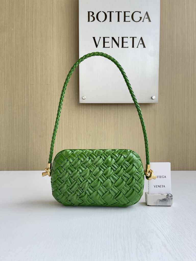 Bottega Veneta Knot With Chain 717623 Green Calfskin