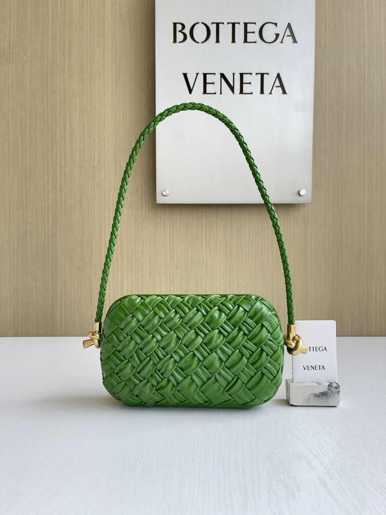 Bottega Veneta Knot With Chain 717623 Green Calfskin