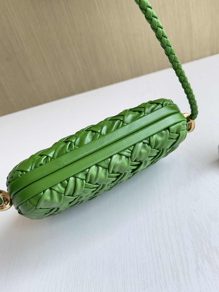 Bottega Veneta Knot With Chain 717623 Green Calfskin