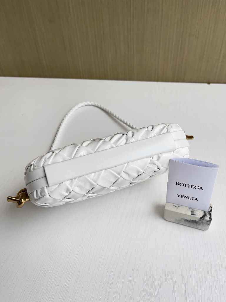Bottega Veneta Knot With Chain 717623 White Calfskin