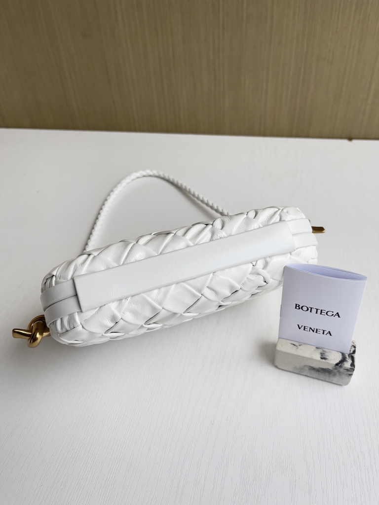 Bottega Veneta Knot With Chain 717623 White Calfskin