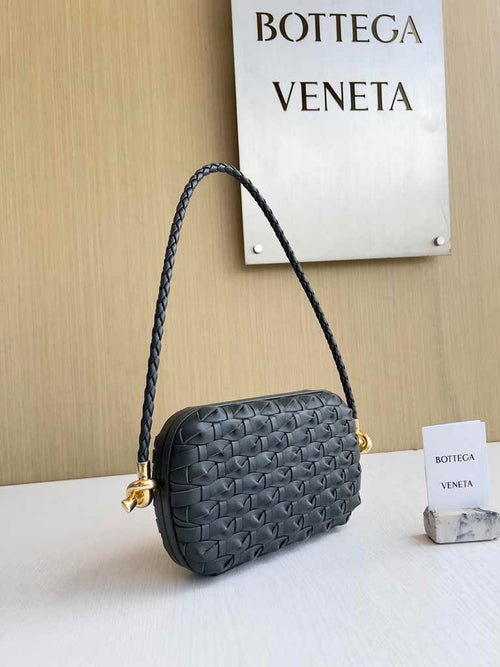 Bottega Veneta Knot With Chain 717623 Lambskin Dark Green