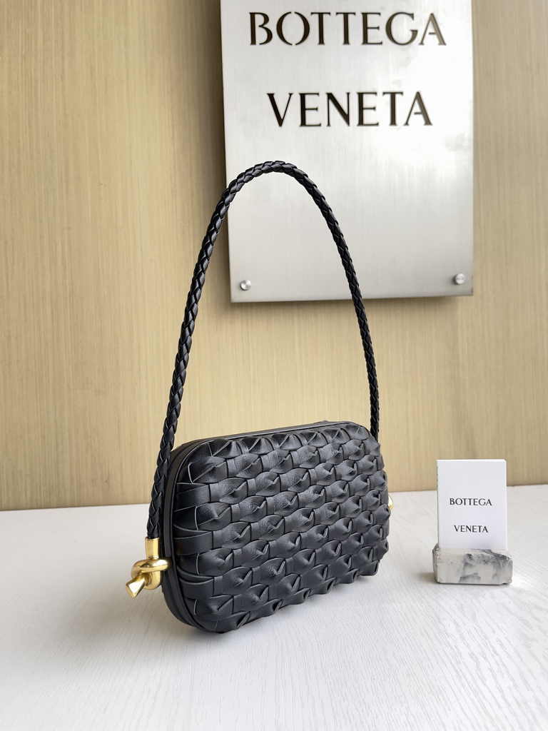 Bottega Veneta Knot With Chain 717623 Lambskin Black
