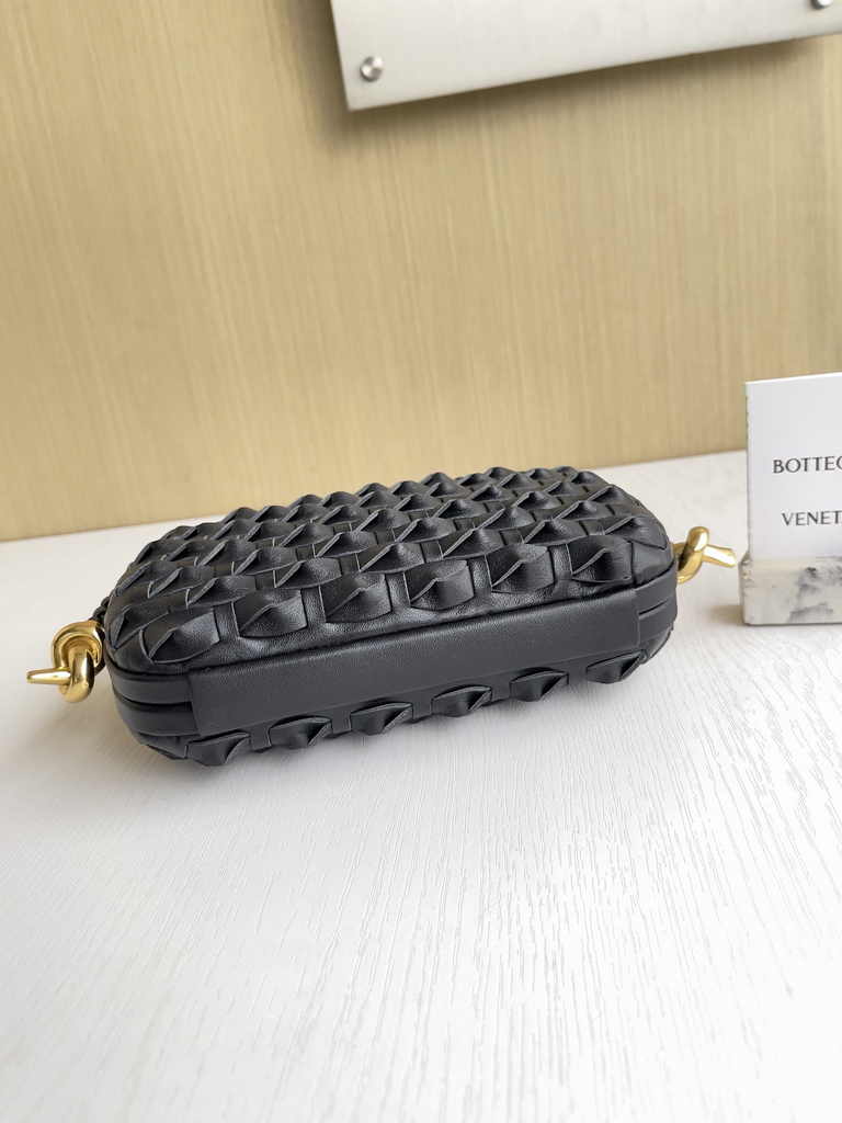 Bottega Veneta Knot With Chain 717623 Lambskin Black