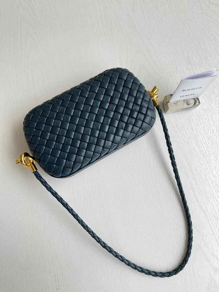Bottega Veneta Knot With Chain 717623 Navy Blue Lambskin