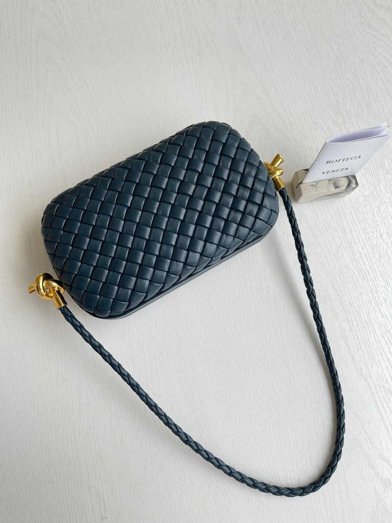Bottega Veneta Knot With Chain 717623 Navy Blue Lambskin
