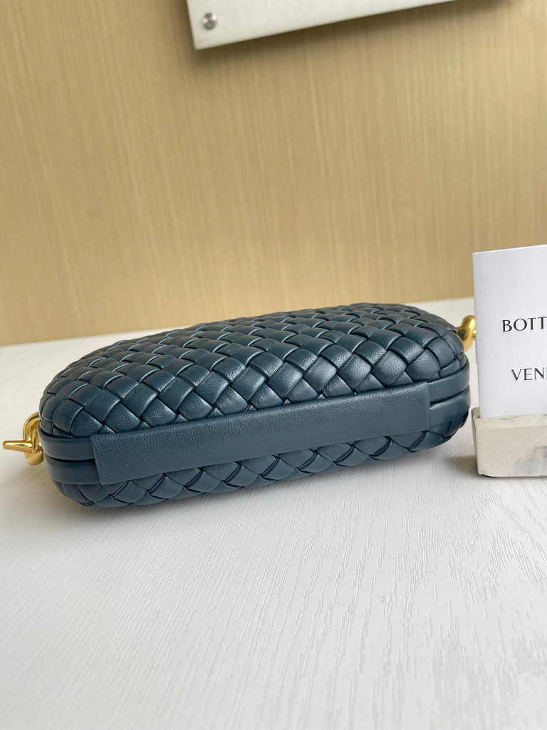 Bottega Veneta Knot With Chain 717623 Navy Blue Lambskin
