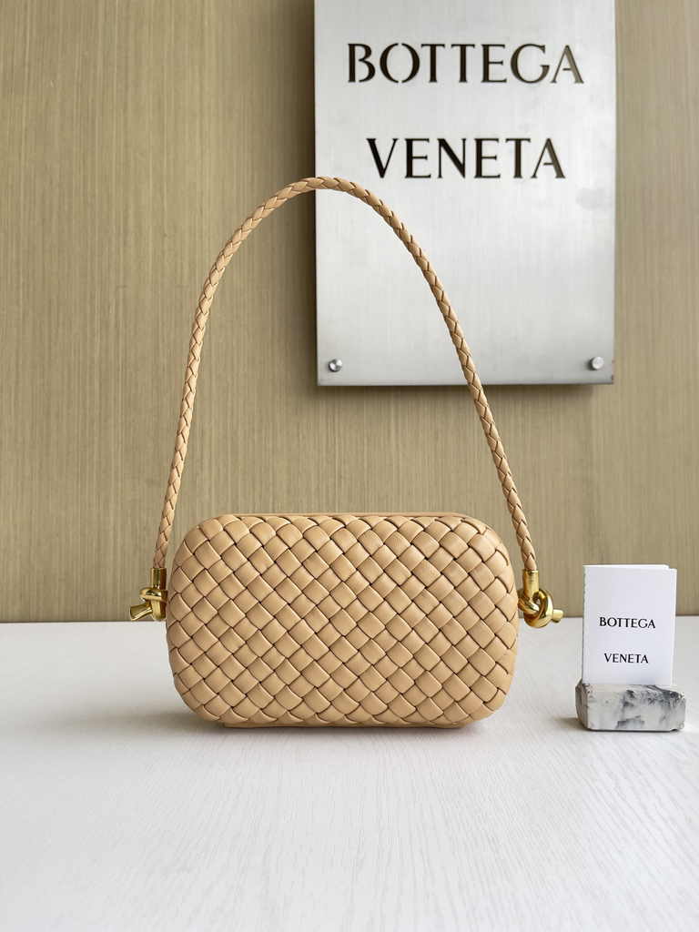 Bottega Veneta Knot With Chain 717623 Apricot Lambskin
