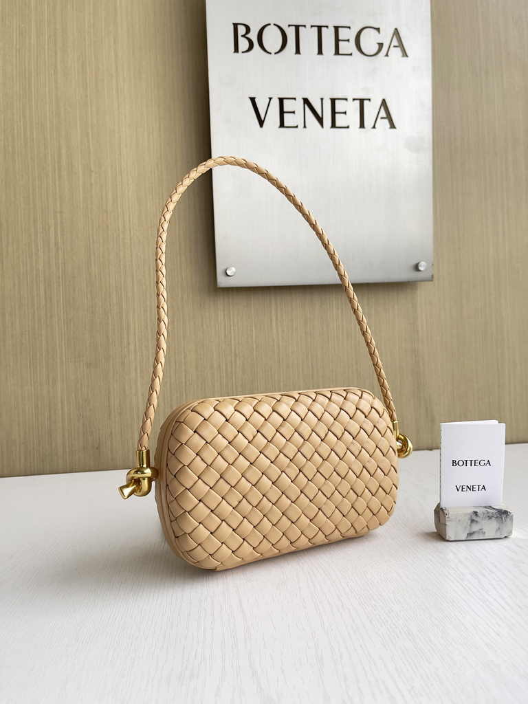 Bottega Veneta Knot With Chain 717623 Apricot Lambskin